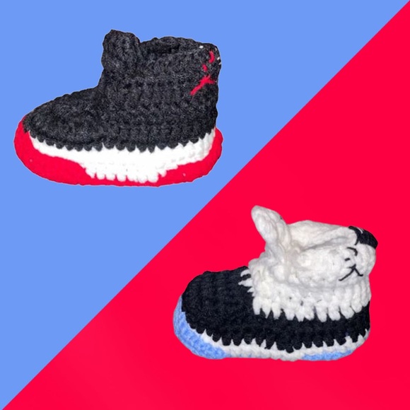 Knitted Shoes Mumybuddy for Infants 2 Pack ( - Black and Light Blue, Red) - Picture 1 of 6